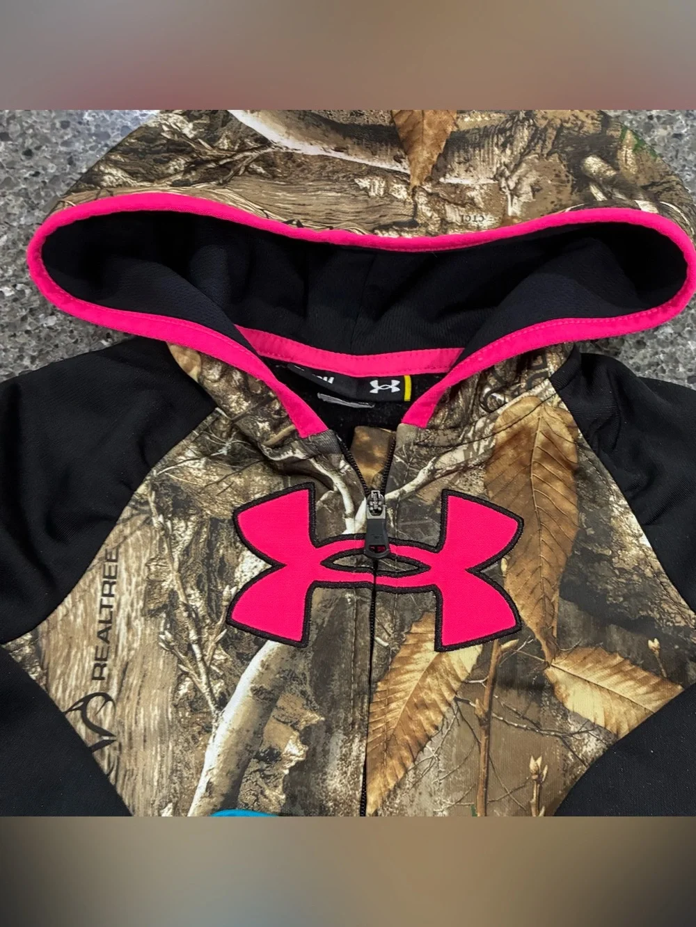Girls UNDER ARMOUR/NIKE/CABELA’S Oufit…Jackets & Sweatshirt Lot, sz 12 & 18 mo.